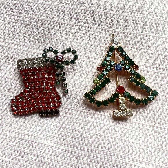 Lot of 2‎ Christmas Brooch Multicolor, Rhinestone, Christmas tree and boot. - Picture 9 of 12